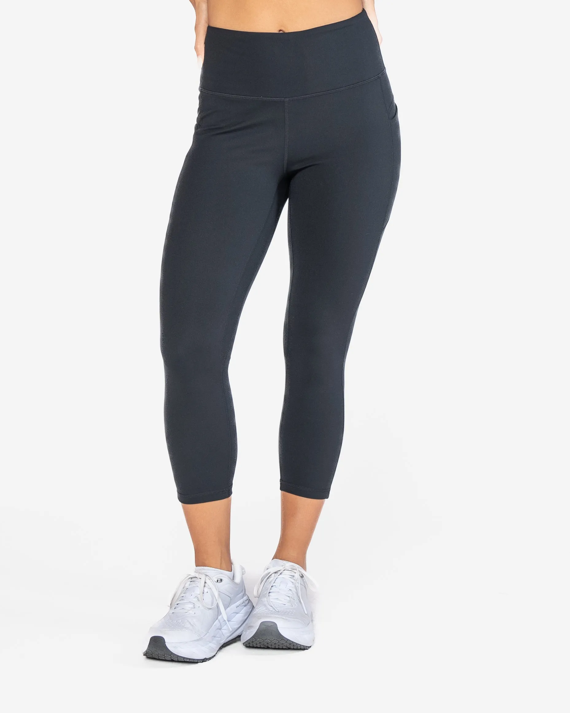 Skin Vinyasa Capri (22 in.) - Black